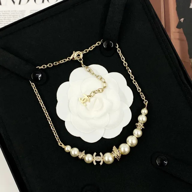 Chanel CC Pearl Necklace Gold-Tone Chain Necklace 3