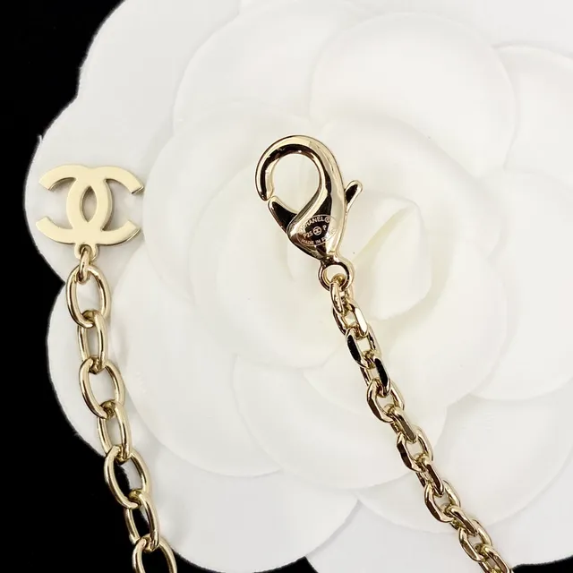 Chanel CC Pearl Necklace Gold-Tone Chain Necklace 4