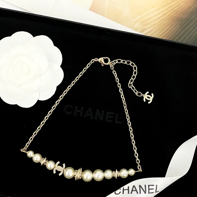 Chanel CC Pearl Necklace Gold-Tone Chain Necklace 8