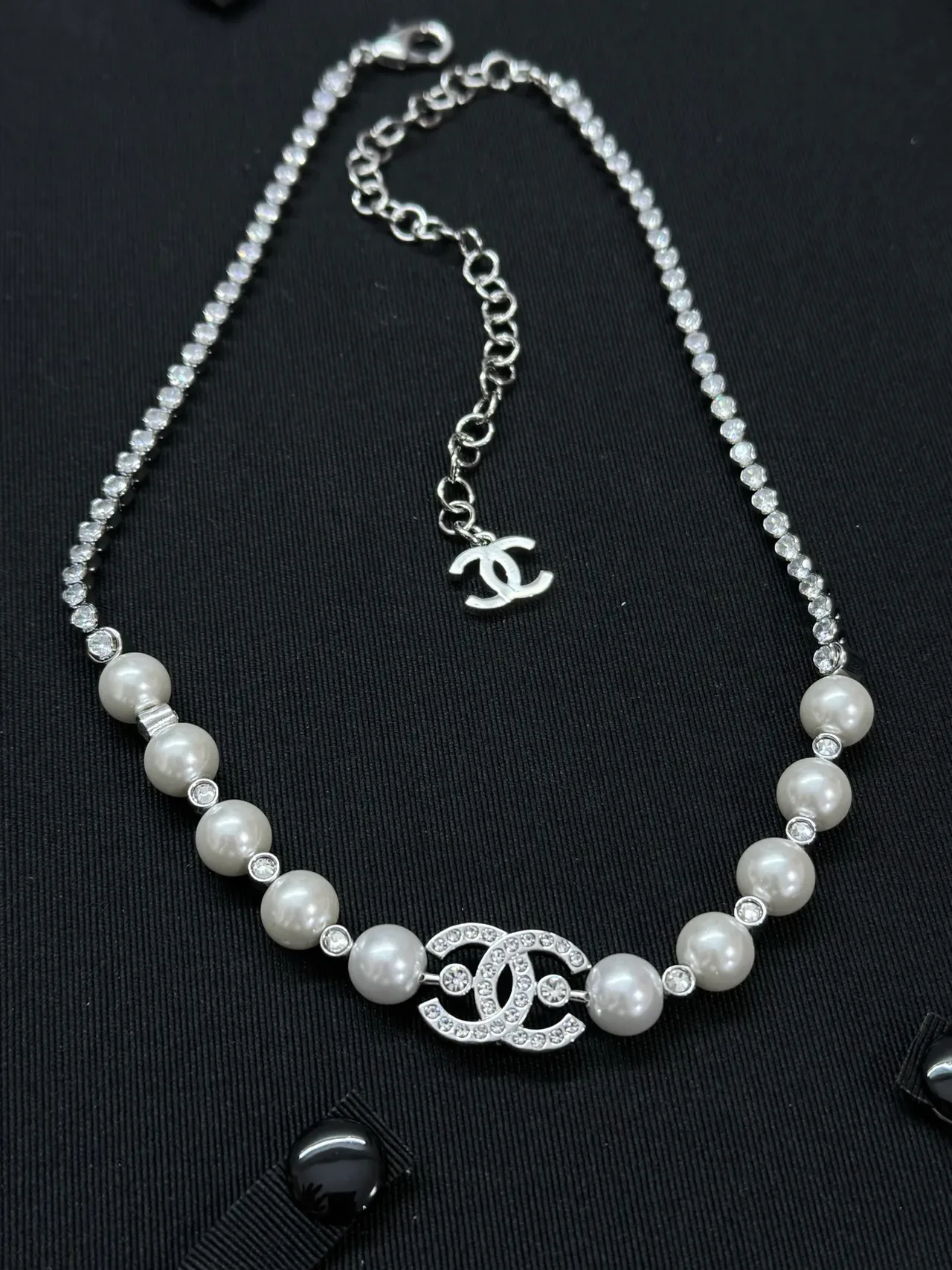 Chanel CC Collier perle argent blanc cristal chaîne interlockante pendentif 3