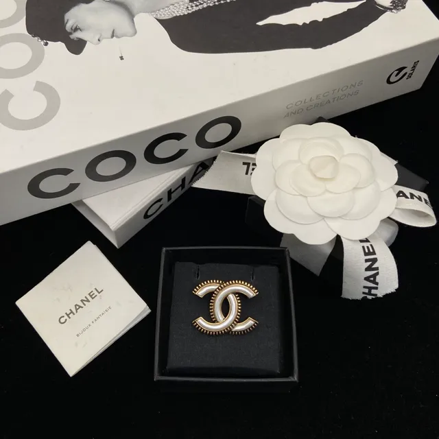 Chanel CC Zigzag Brooch White and Gold-Tone Brooches 6