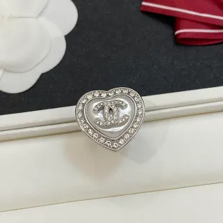 Chanel Broche del Corazón Plata Blanca con Cristales