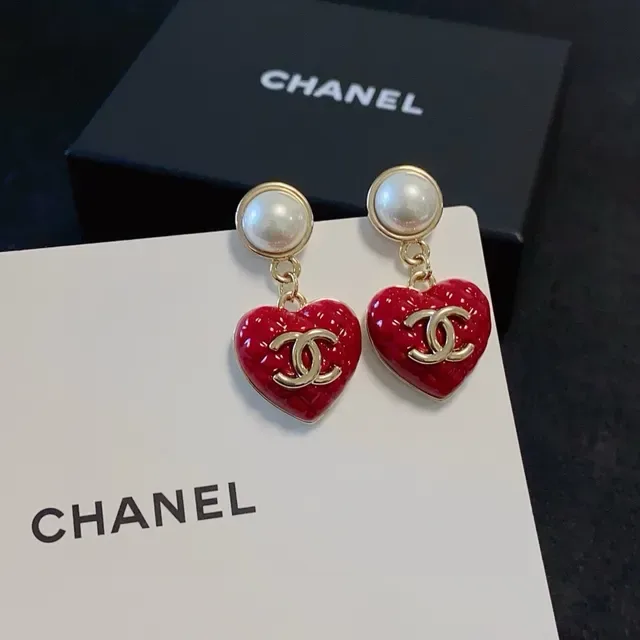 Chanel Heart Enamel Pearl Stud Earrings 2