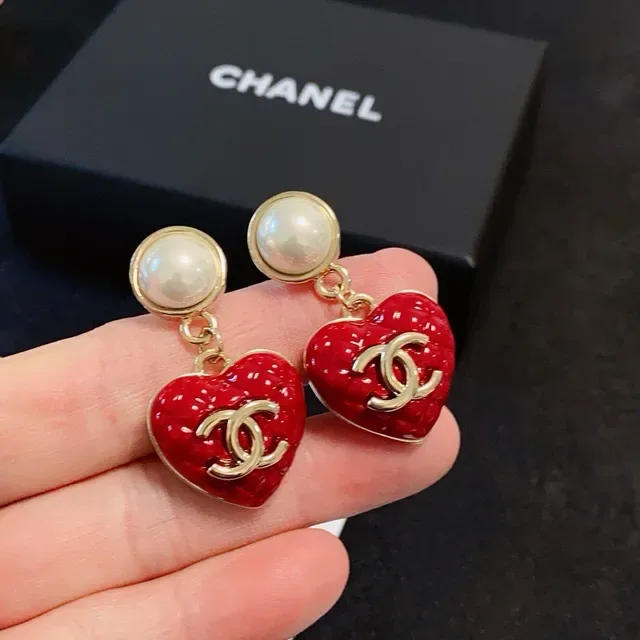 Chanel Heart Enamel Pearl Stud Earrings 3