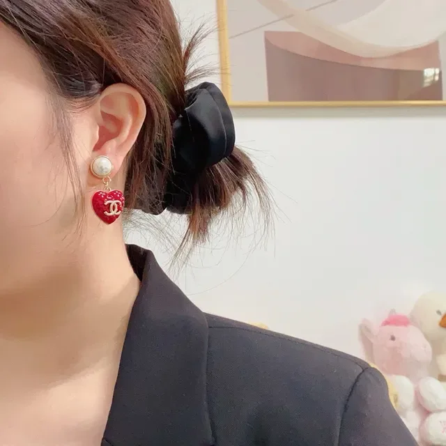 Chanel Heart Enamel Pearl Stud Earrings 9