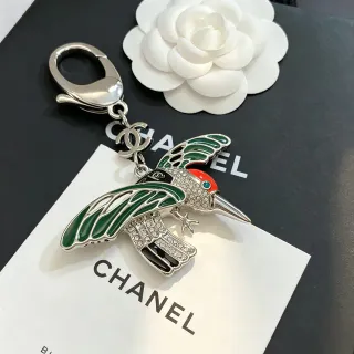 Chanel Colibrí Esmalte y Cristal Broche de Encanto