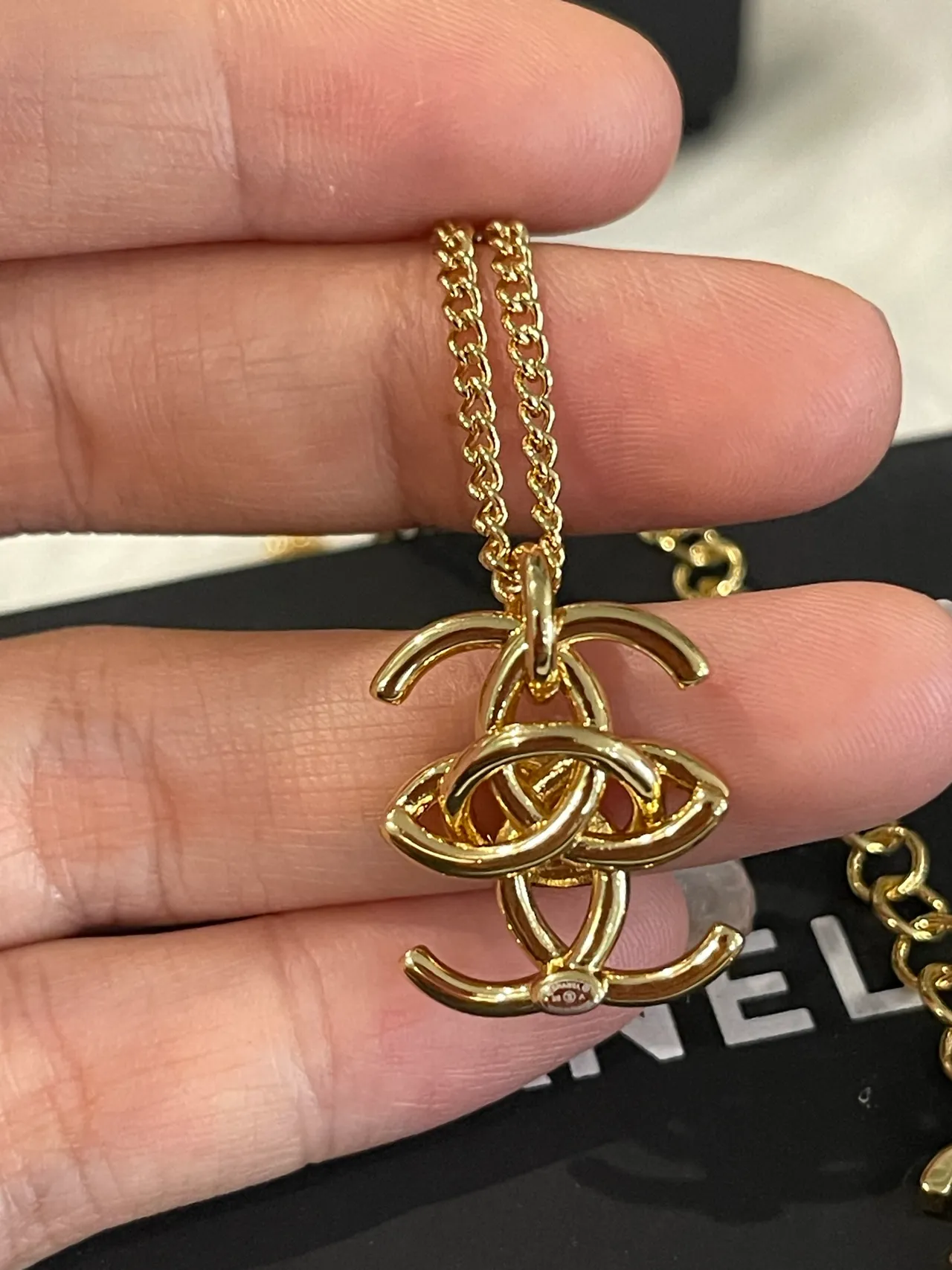 Chanel Interlocking CC Pendant Gold-Tone Necklace 4
