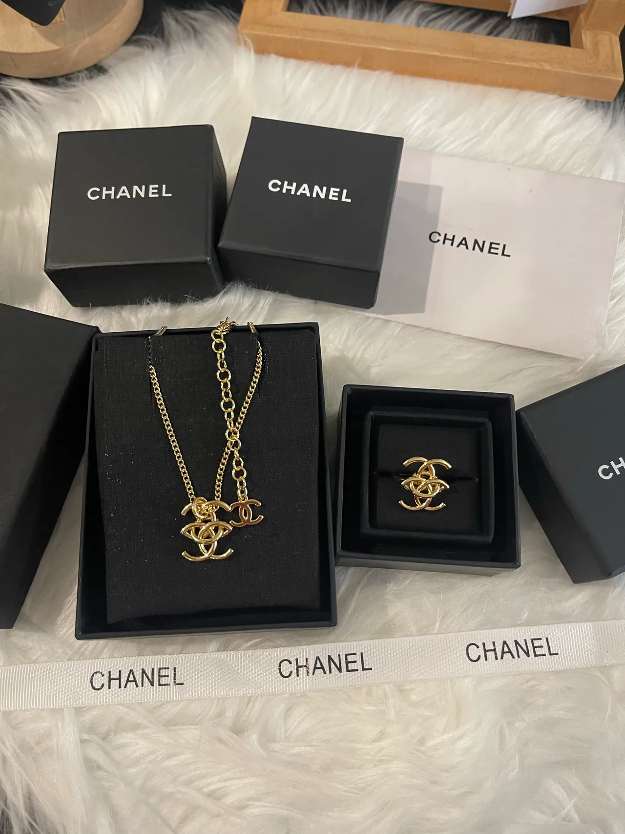 Chanel Interlocking CC Pendant Gold-Tone Necklace 9