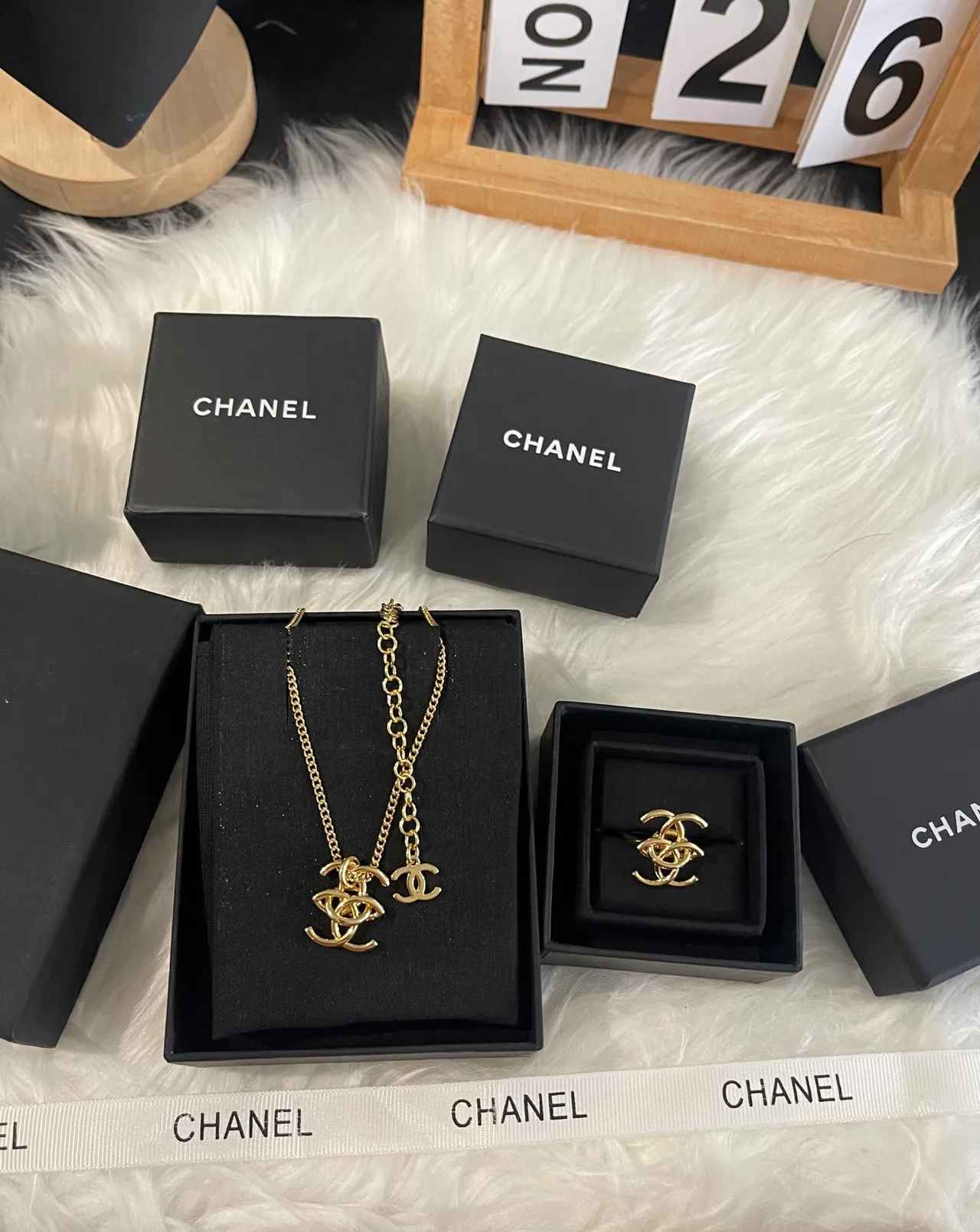 Chanel Interlocking CC Pendant Gold-Tone Necklace 10