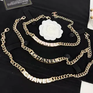 Chanel लेटरिंग नेकलेस सोना सफेद कर्ब चेन एनामेल नेकलेस