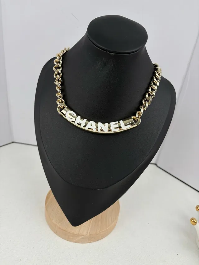 Chanel लेटरिंग नेकलेस सोना सफेद कर्ब चेन एनामेल नेकलेस 3