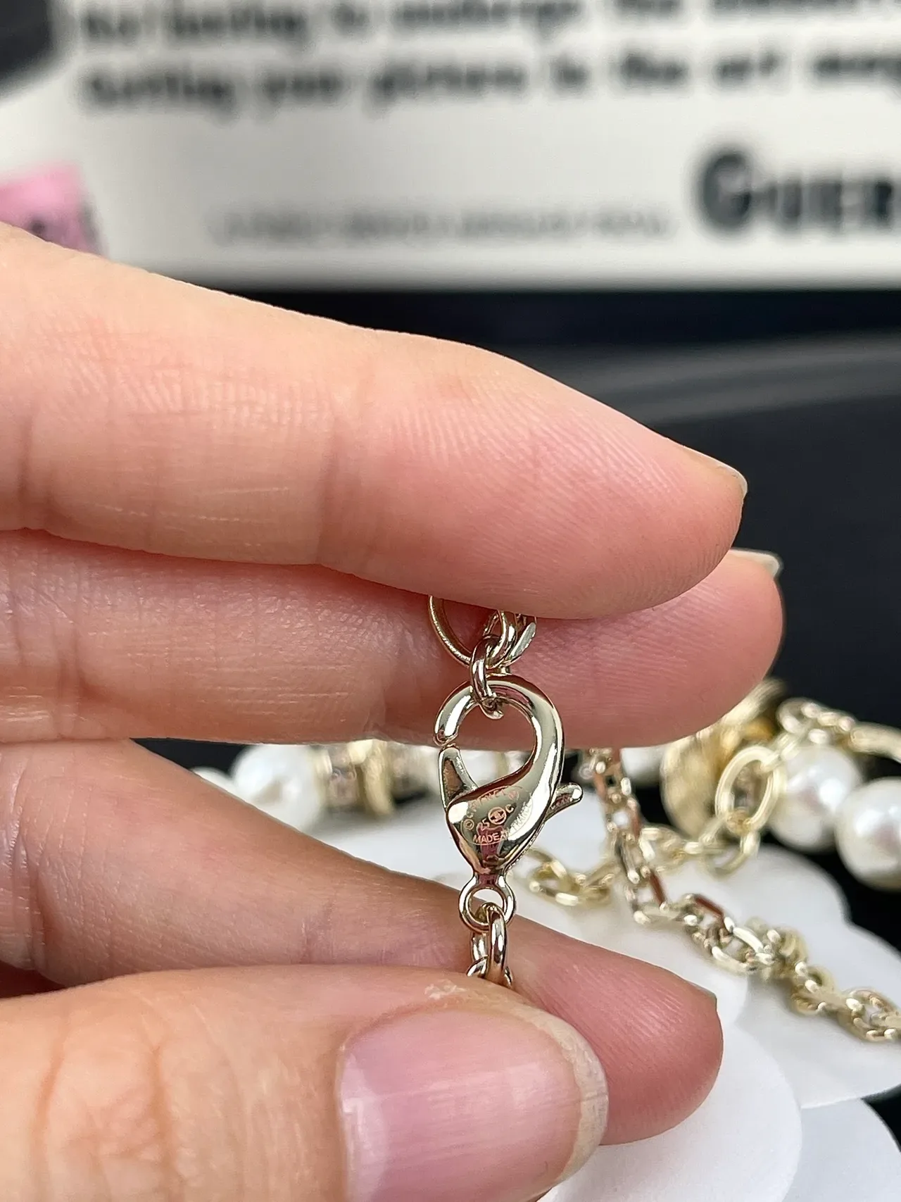 Chanel Collier Perles et Logo CC Chaîne Or 2