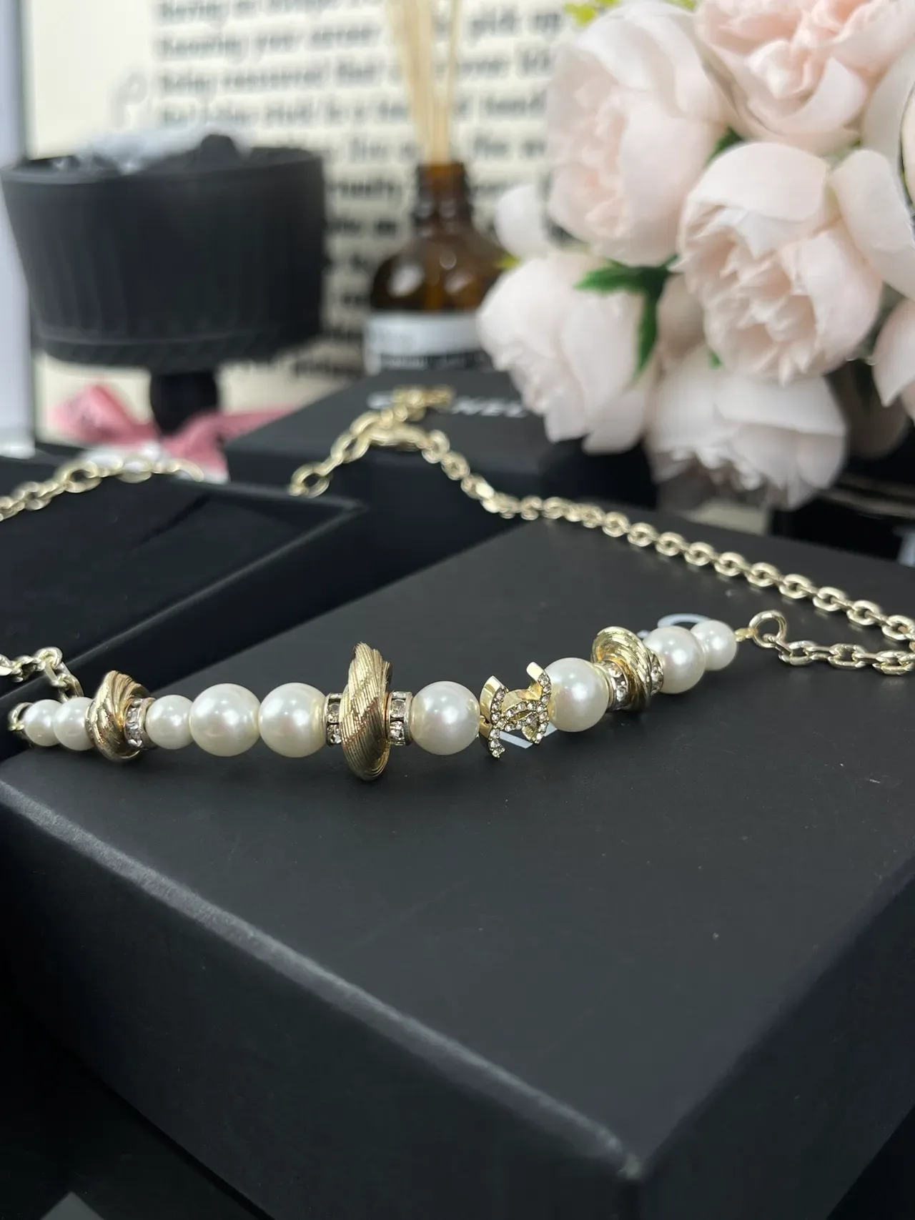 Chanel Collier Perles et Logo CC Chaîne Or 4