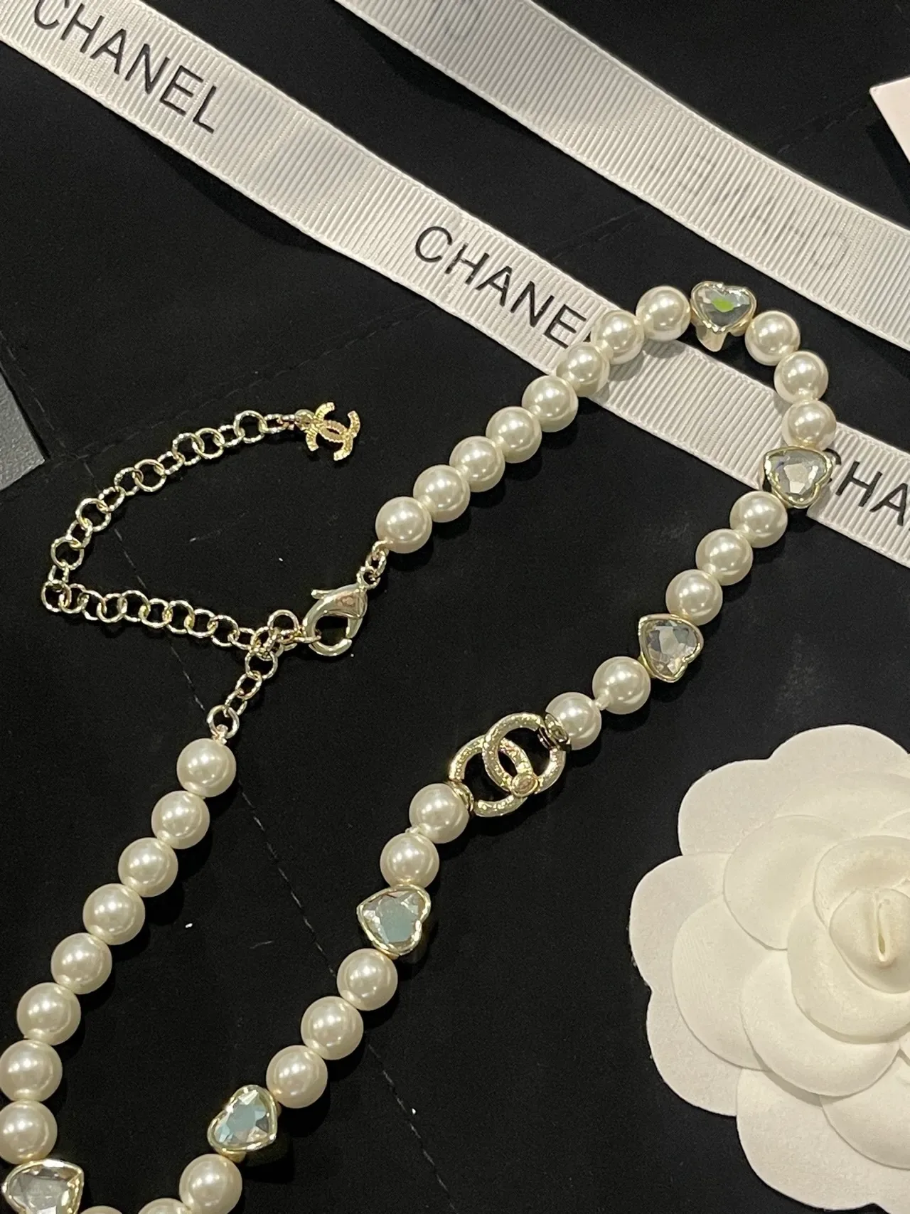 Chanel मोती और क्रिस्टल CC Logo हार 2