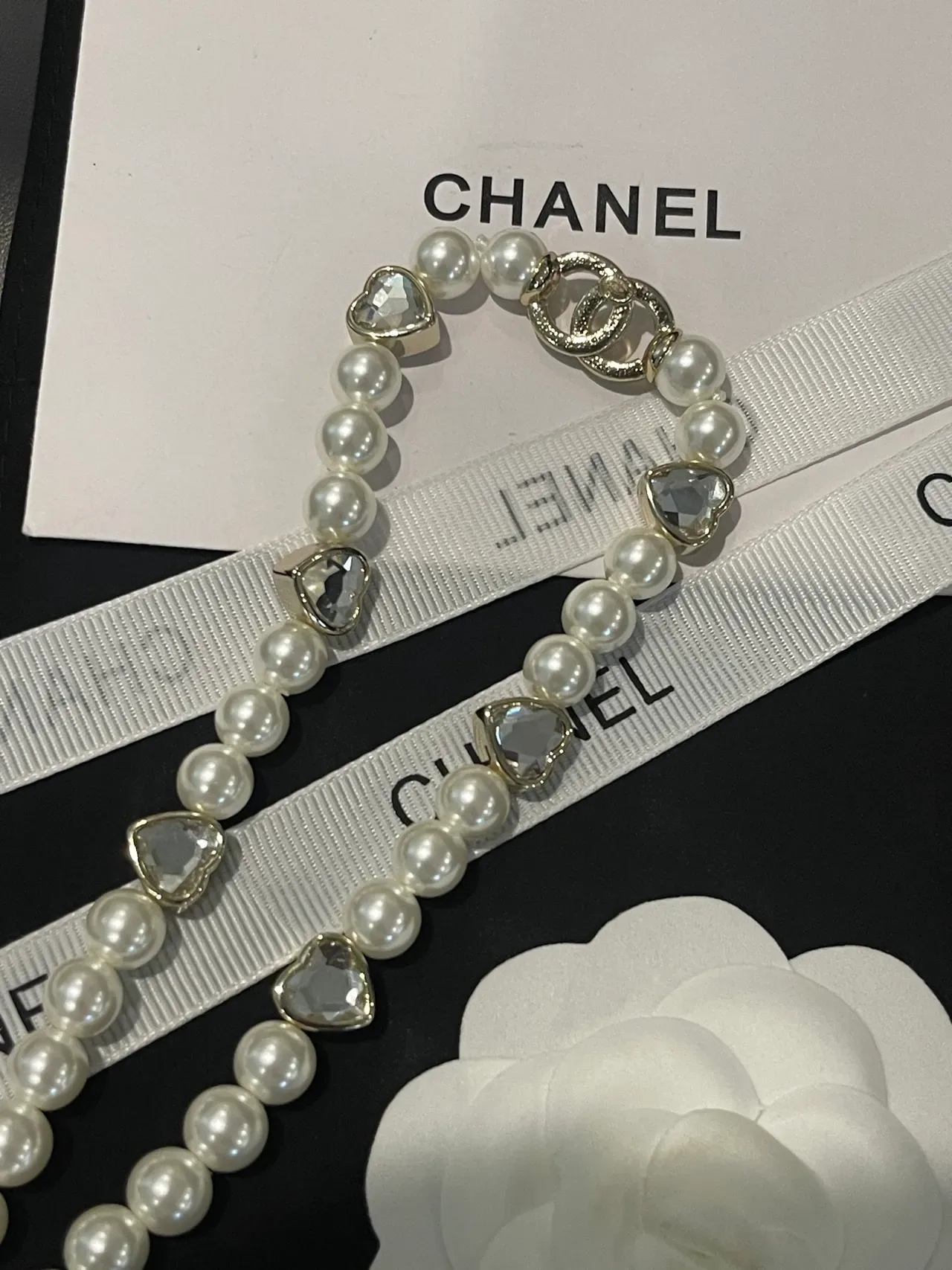 Chanel मोती और क्रिस्टल CC Logo हार 4