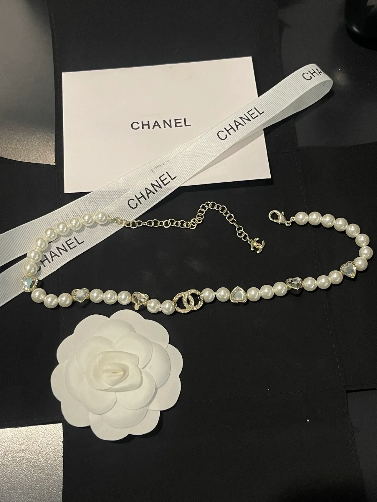 Chanel मोती और क्रिस्टल CC Logo हार 6