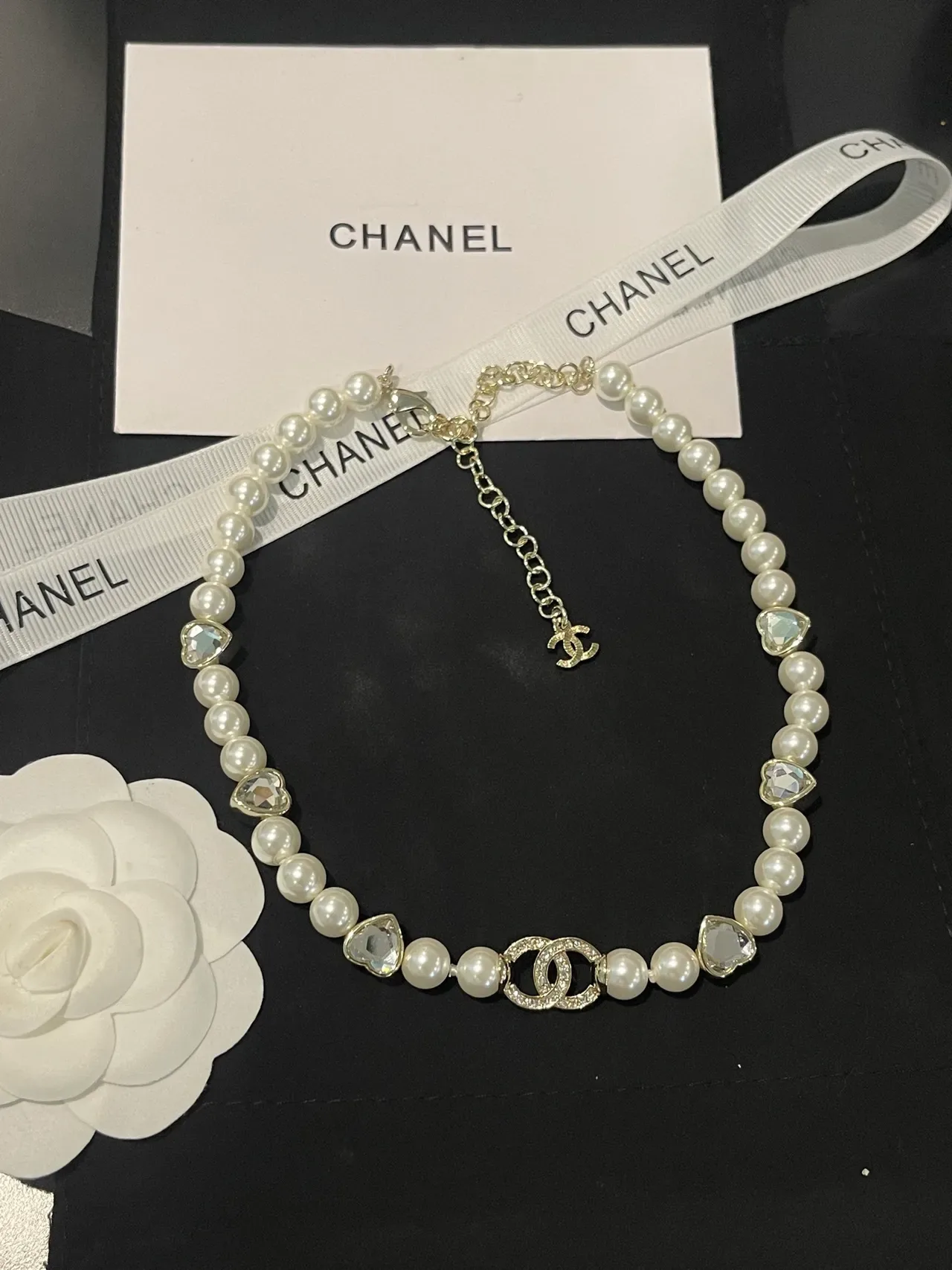Chanel मोती और क्रिस्टल CC Logo हार 7