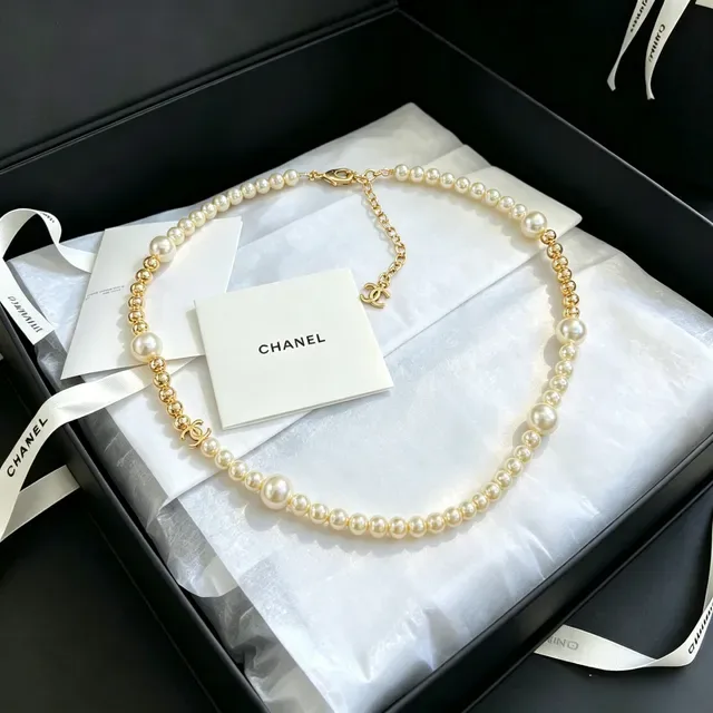 Collier Chanel Perles et Doré Motif CC 7