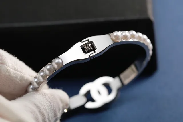 Chanel Pearl CC Bangle Gold Silver Interlocking Logo Clasp Bracelet 4