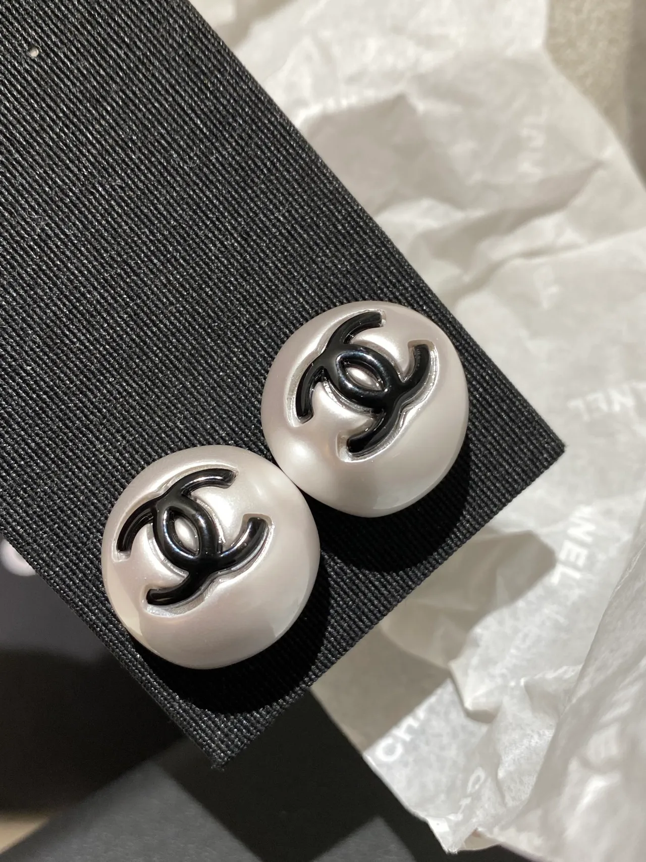 Chanel Pearl CC Stud Gray Pink Round Earrings 2