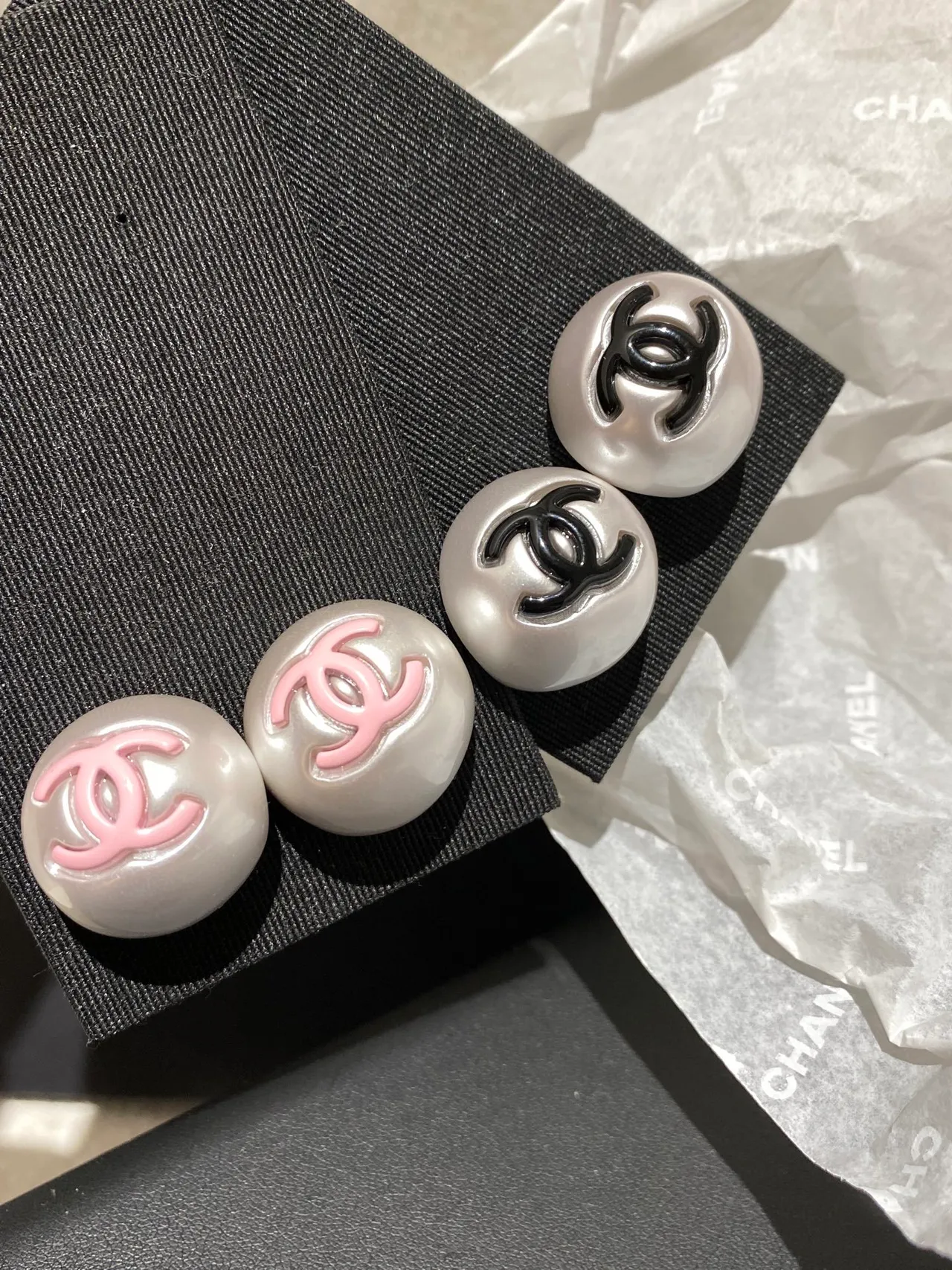 Chanel Pearl CC Stud Gray Pink Round Earrings 3