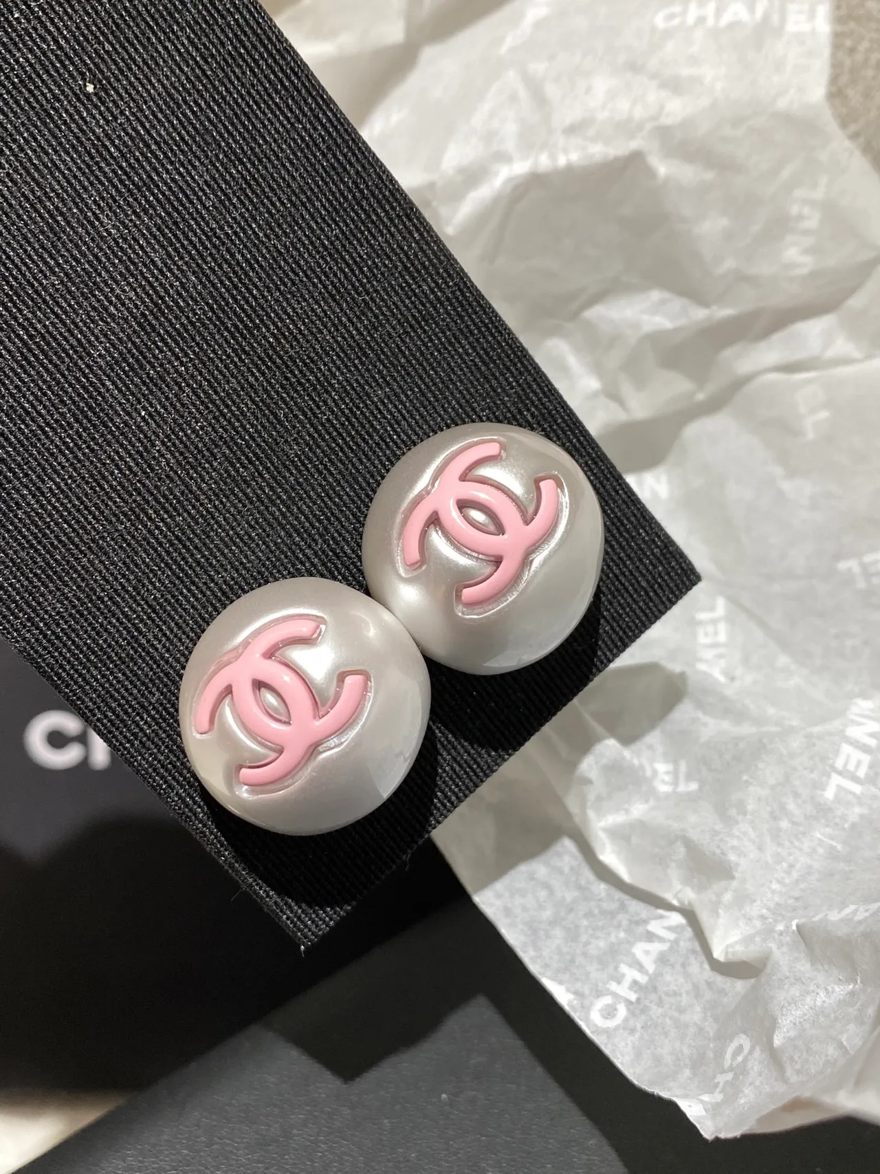 Chanel Pearl CC Stud Gray Pink Round Earrings 8