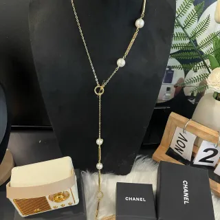 Chanel Pearl Lariat Necklace Gold White Necklace
