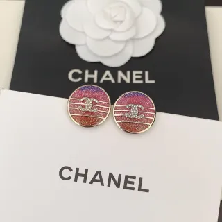 Chanel गुलाबी बैंगनी वृत्ताकार स्टड चमकदार एनामेल ग्रेडिएंट ईयरिंग्स