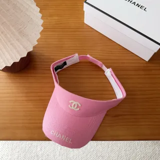 Chanel rosa blanco bordado interlocking CC logo hilo lettering gorra de béisbol