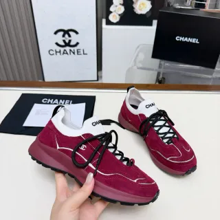 Chanel 红色麂皮针织领厚底运动鞋