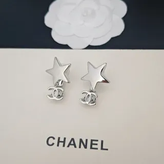 Chanel Star and CC Logo 抛光银耳环