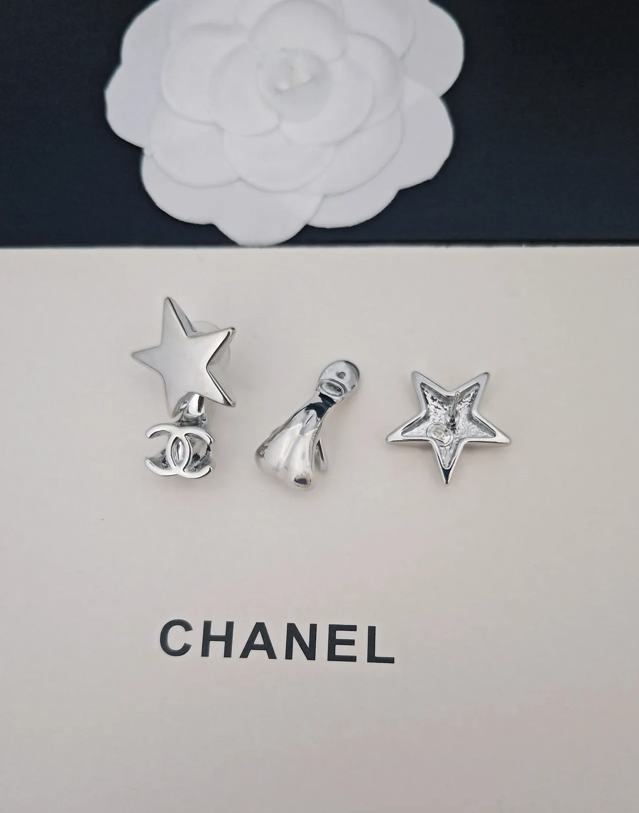Chanel Star and CC Logo Polished Silver Earrings 2