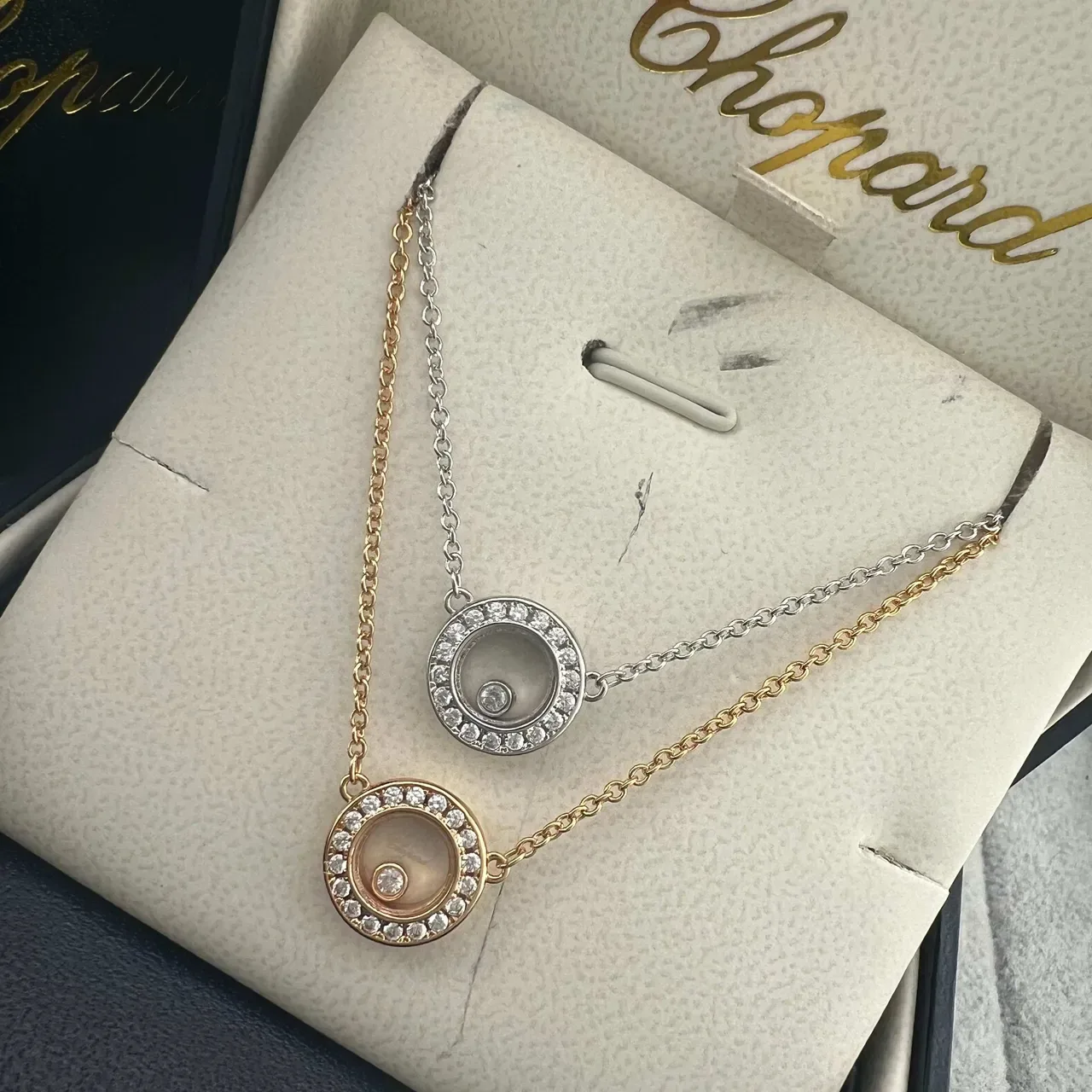 Chopard Happy Diamonds Collier or et argent avec disque rotatif et halo de diamants pavé 6