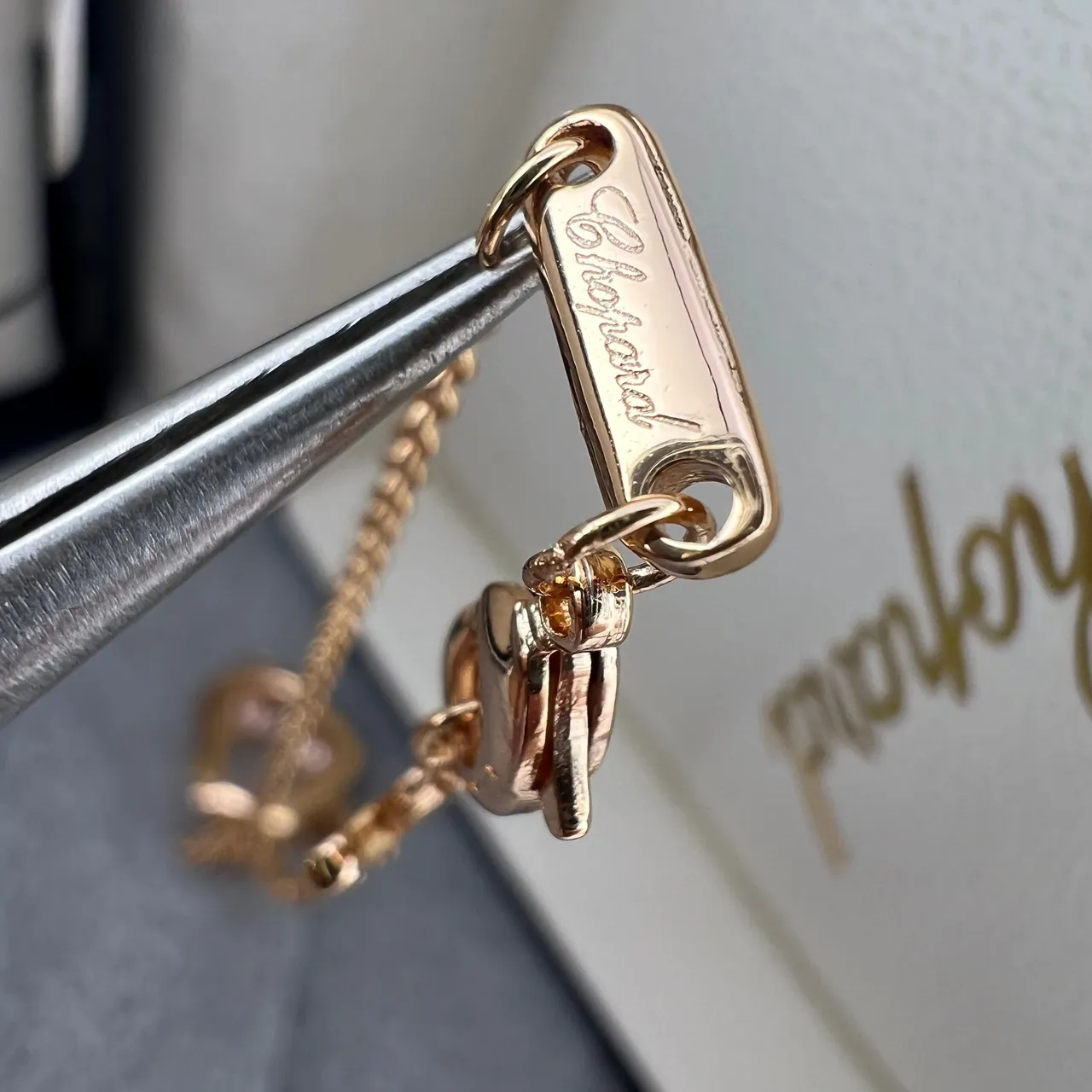 Chopard Happy Hearts Bracelet en diamant flottant en forme de cœur 3