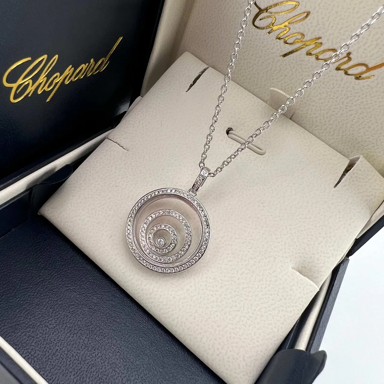 Chopard Happy Spirit সোনা রূপা ঘূর্ণি কেন্দ্রীয় ডিজাইন Pavé ডায়মন্ড বেজেল নেকলেস 4