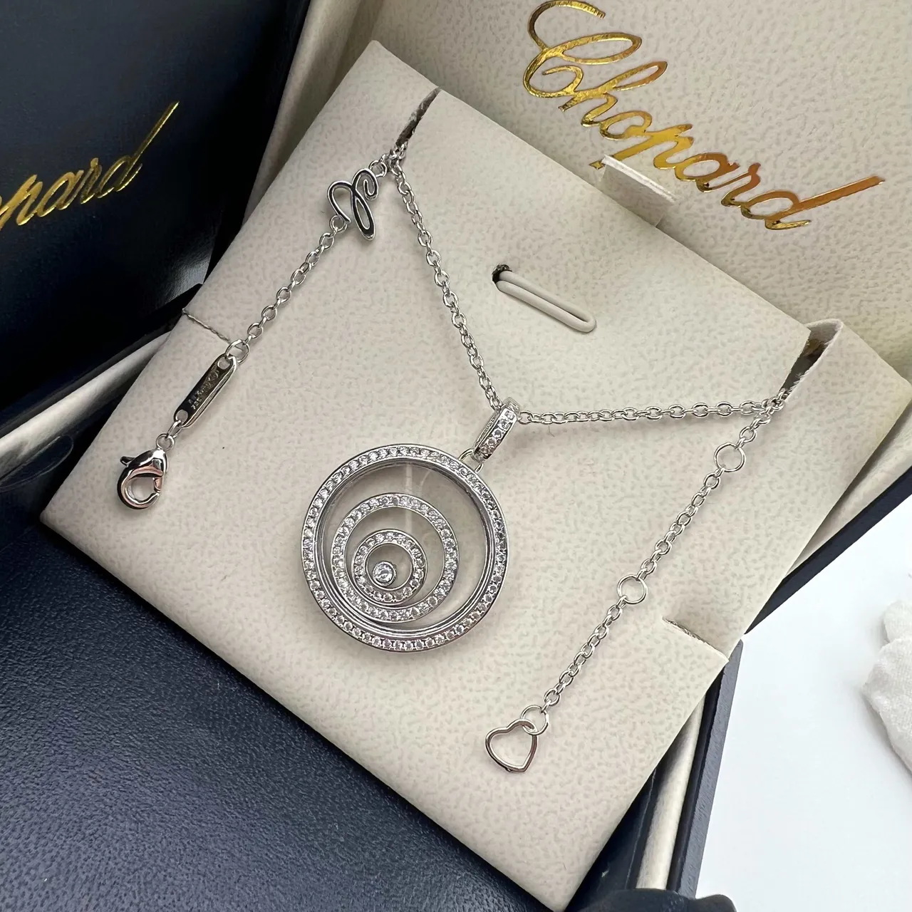 Chopard Happy Spirit সোনা রূপা ঘূর্ণি কেন্দ্রীয় ডিজাইন Pavé ডায়মন্ড বেজেল নেকলেস 5