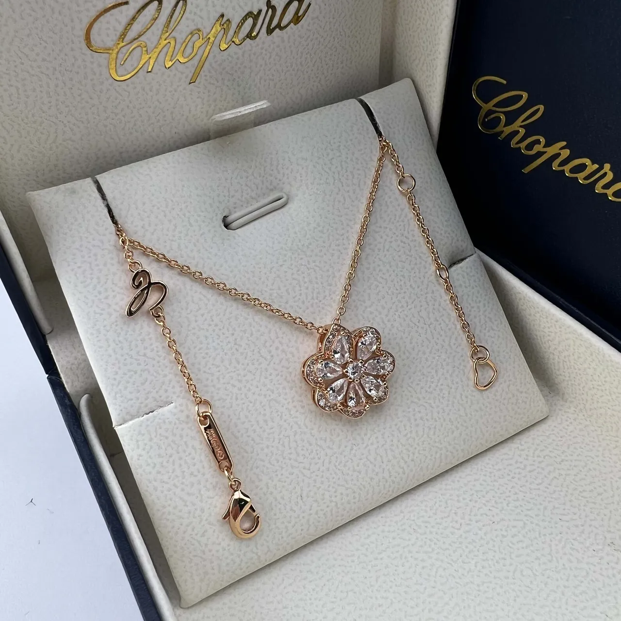 Chopard Red Gold Pendentif en forme de fleur Pavé-Set Halo 4