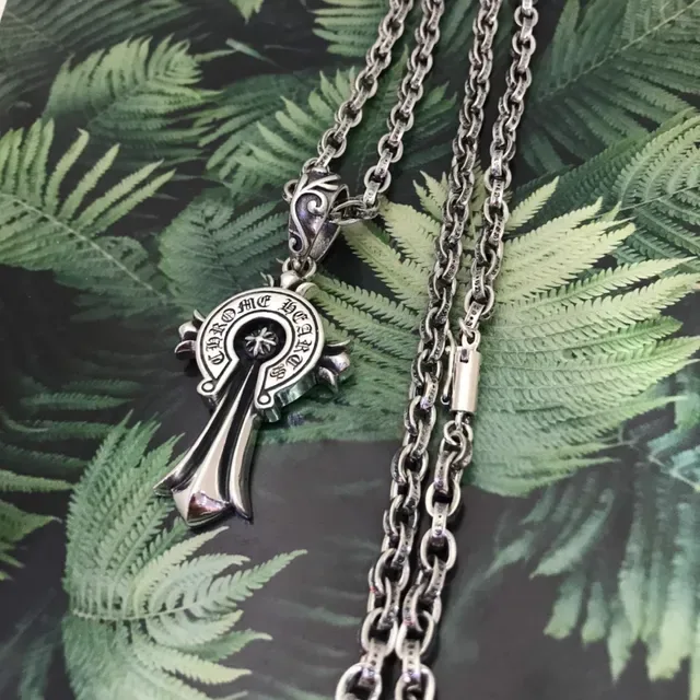 Chrome Hearts Colar Cruz Prata Preto Gótico Gravado Marca 6