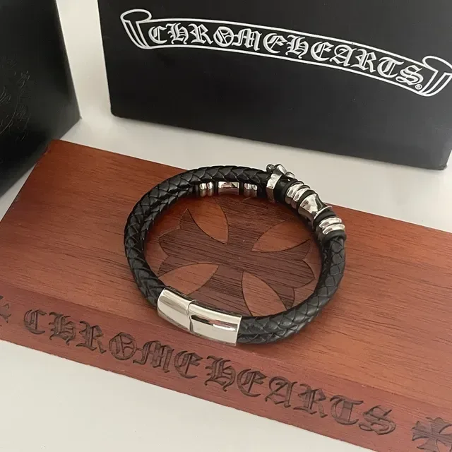 Chrome Hearts Bracelet en Cuir Double Enroulement avec Perles Barrel Bead Fleur de Lis 4