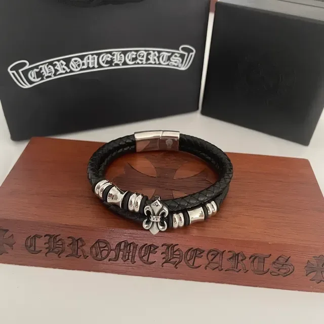 Chrome Hearts Bracelet en Cuir Double Enroulement avec Perles Barrel Bead Fleur de Lis 5