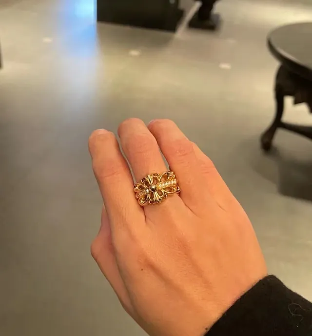 Chrome Hearts Croix Florale Pavé Bague en Or 2