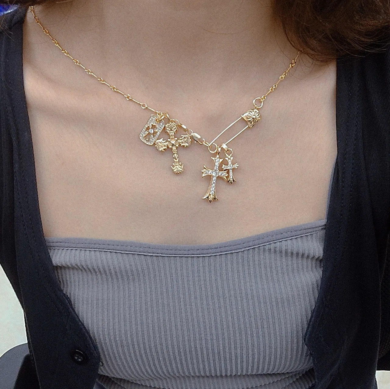 Chrome Hearts Collier multi-croix pendentif en or avec cristaux pavé-set blancs 2
