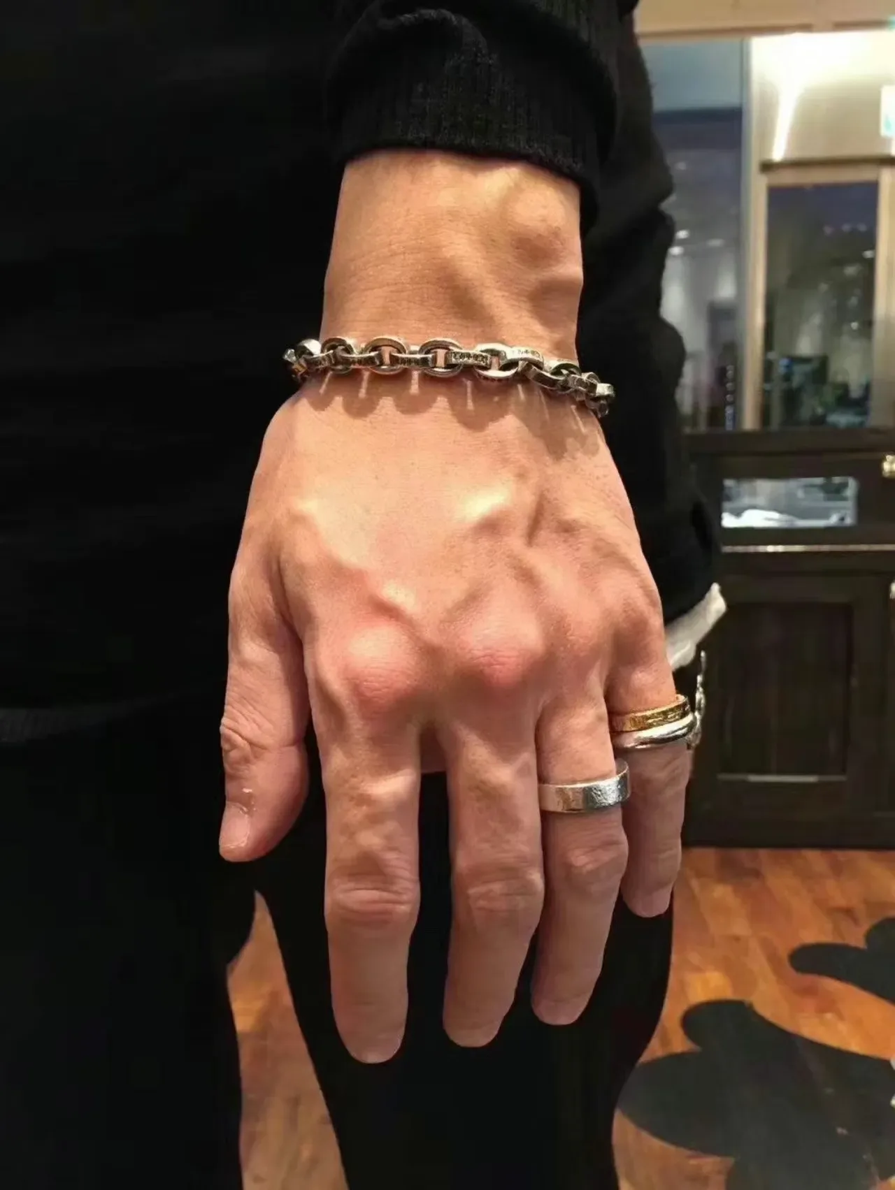 سوار كروم هارتس فضة أسود سلاسل كيرب لينك ثقيلة منقوشة صليب وقلب 2