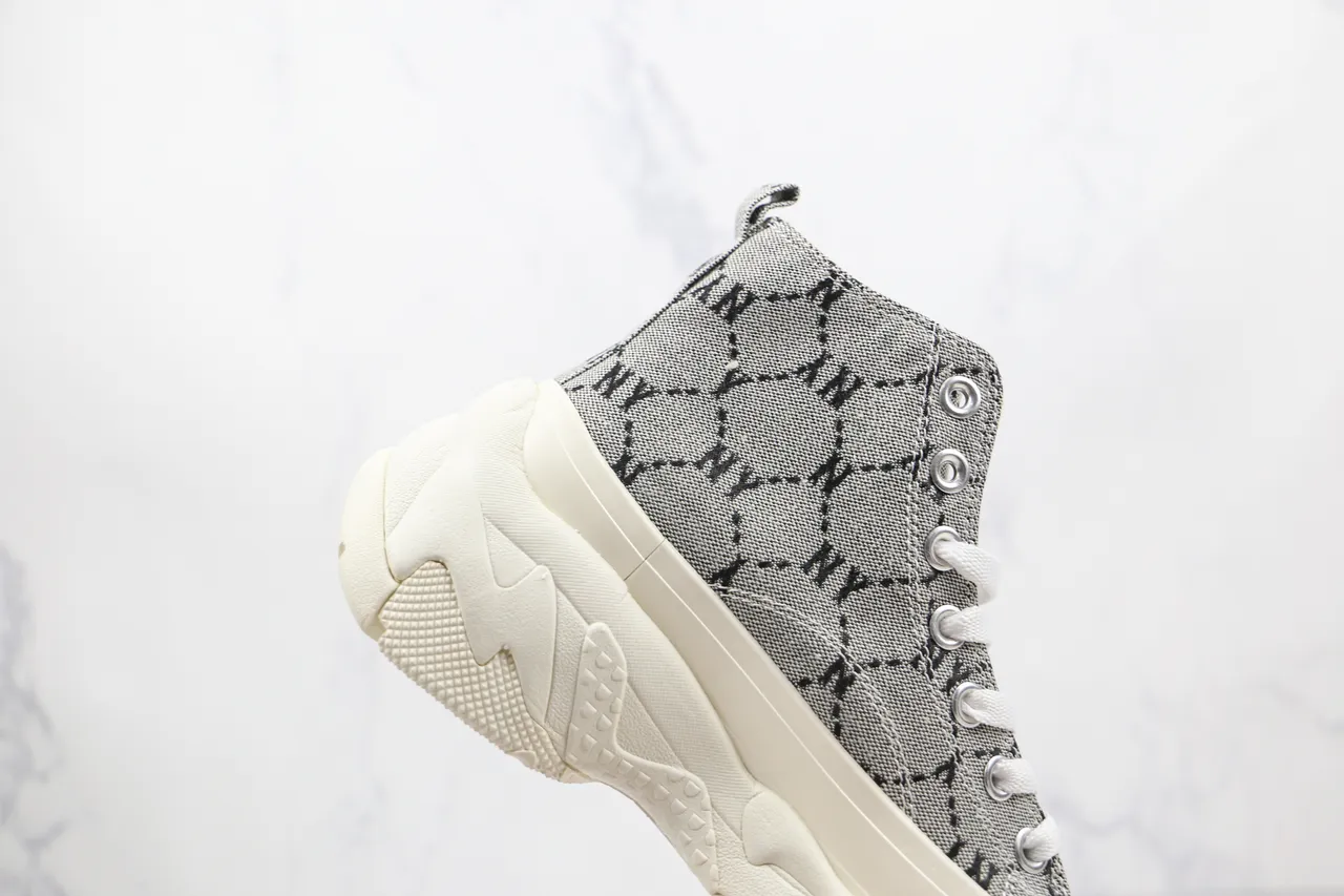 Converse Tênis Alto Monogramado de Lona Plataforma Chunky Estilo de Vida 6