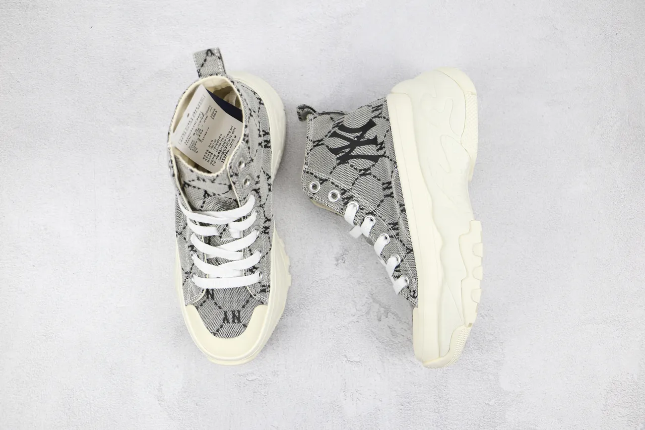 Converse Tênis Alto Monogramado de Lona Plataforma Chunky Estilo de Vida 8