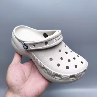 Crocs Classic Clog বেইজ ক্লগ