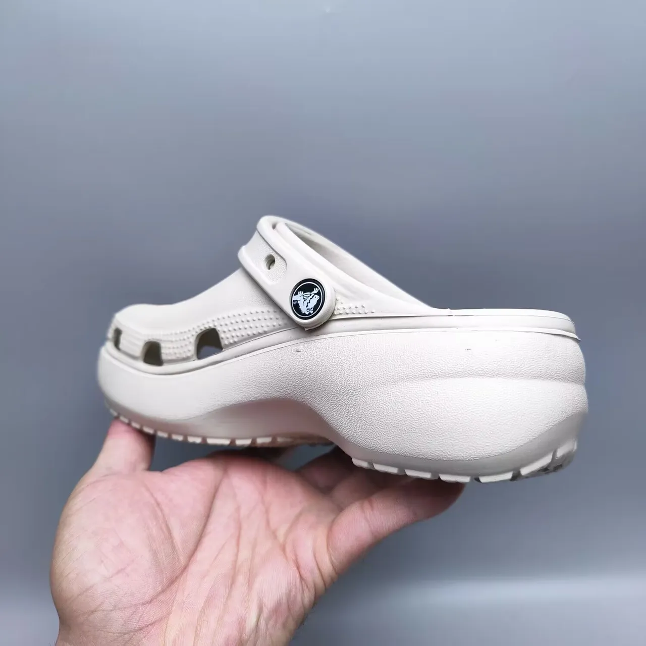 Crocs Classic Clog বেইজ ক্লগ 5