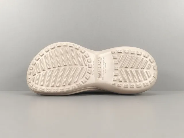 Crocs Echo Clog Beige Platform Clog 10