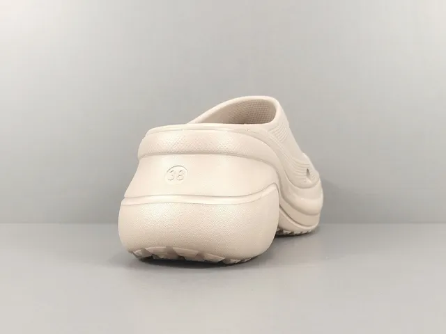 Crocs Echo Clog Beige Platform Clog 11