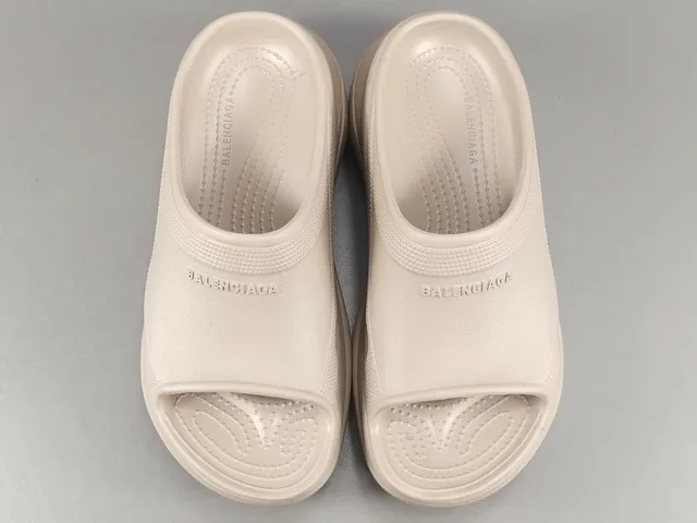 Crocs Echo Clog Beige Platform Clog 13